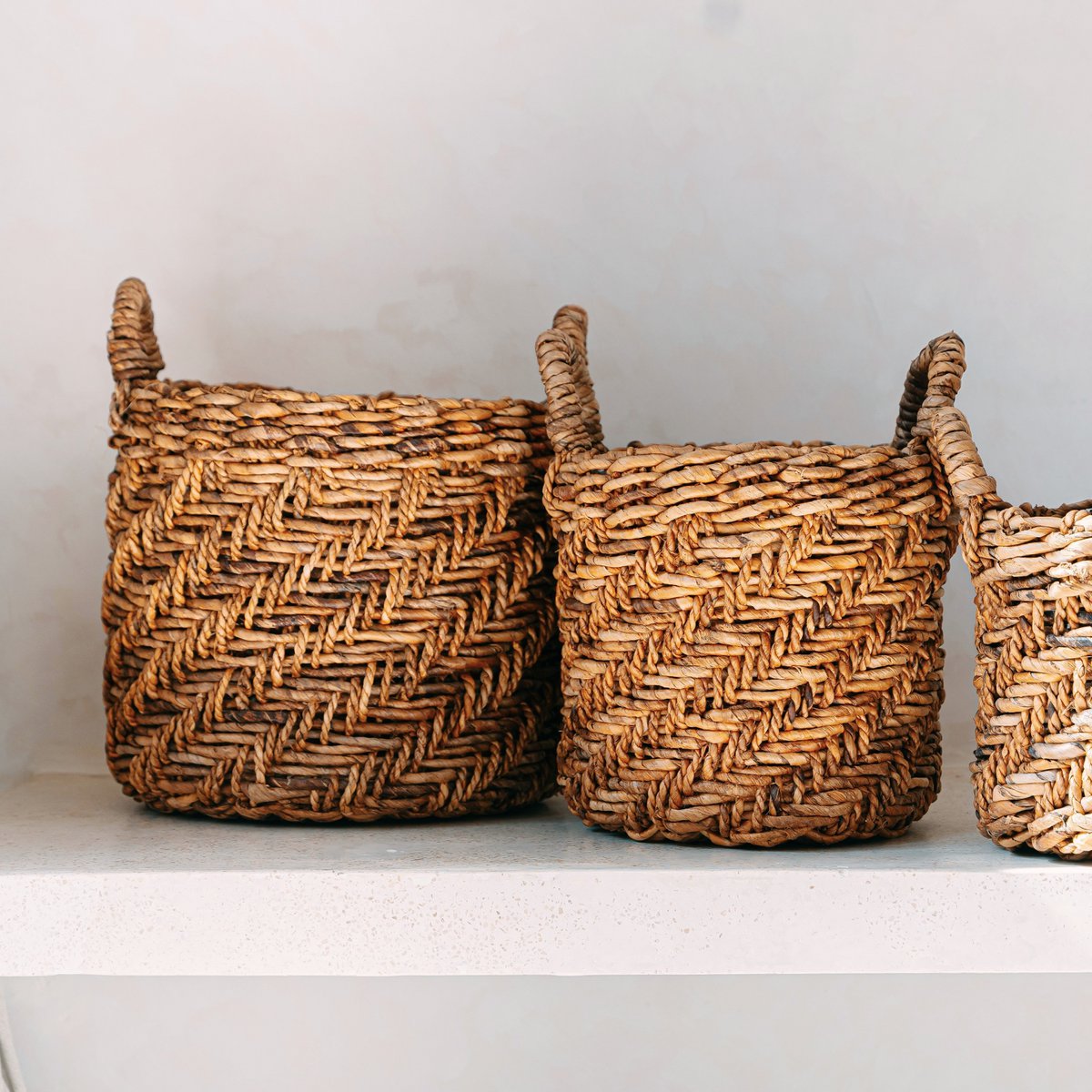 RINJANI Laundry Basket | Handwoven Banana Fibre Storage Design - CozyVibe.eu
